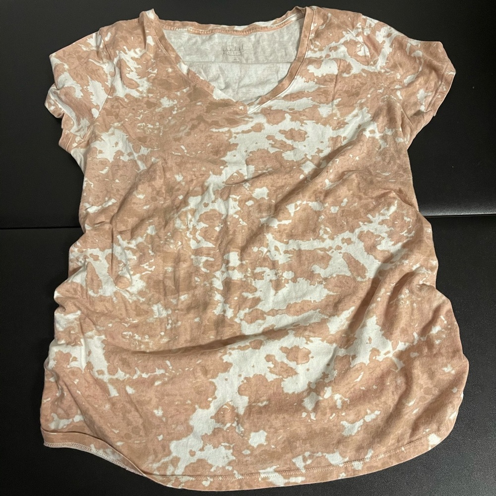 Short sleeve Maternity tee.